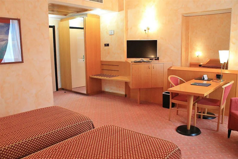 Best Western Mirage Hotel Fiera باديرنو دونيانو